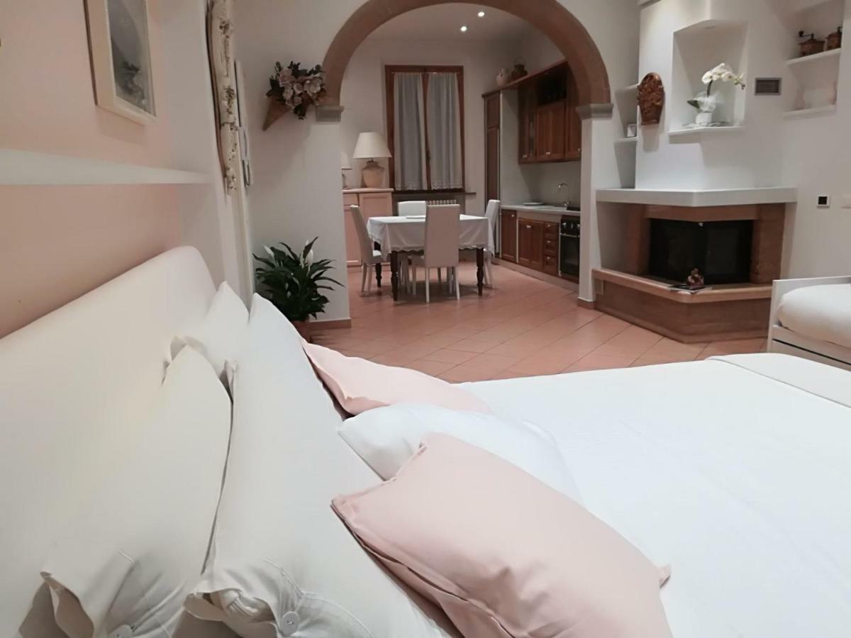 I Tigli 1 Empoli - Four Seasons Hotell Exteriör bild
